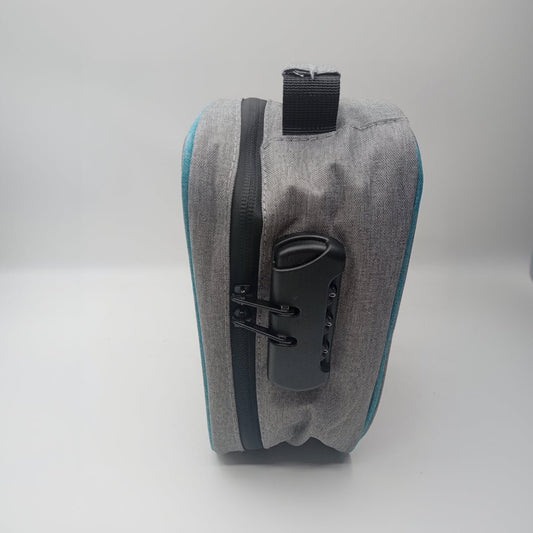 MALETIN GRIS CON ACABADOS EN AZUL CELESTE // CON CREMALLERA Y CIERRE DE SEGURIDAD CON COMBINACIÓN - StonerShopGrowShop