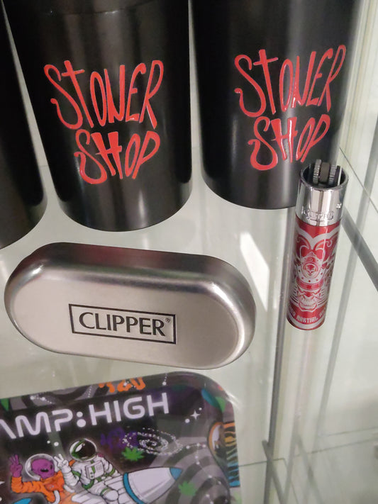 CLIPPER METAL ROJO CON CAJA DE METAL